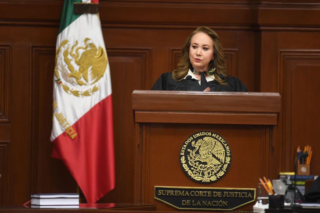 La ministra Yasmín Esquivel llamó a detener la violencia política en razón de género y denunció haber sido víctima de un juicio mediático en el que se le negó el derecho a ser "escuchada" 